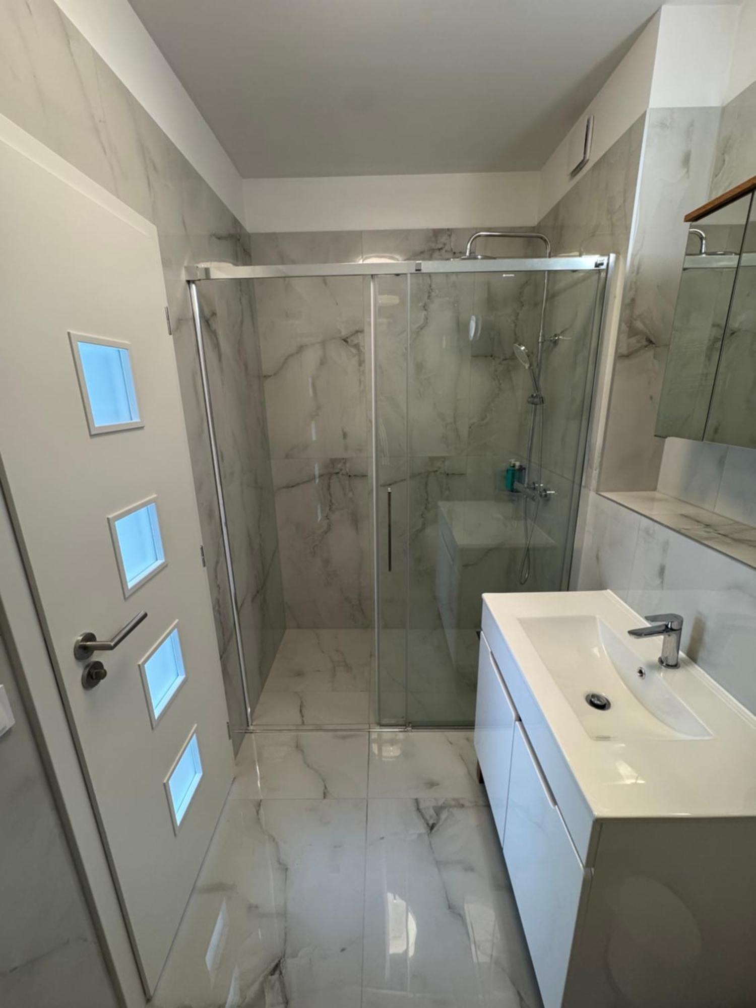 Apartment Airport Luxury &